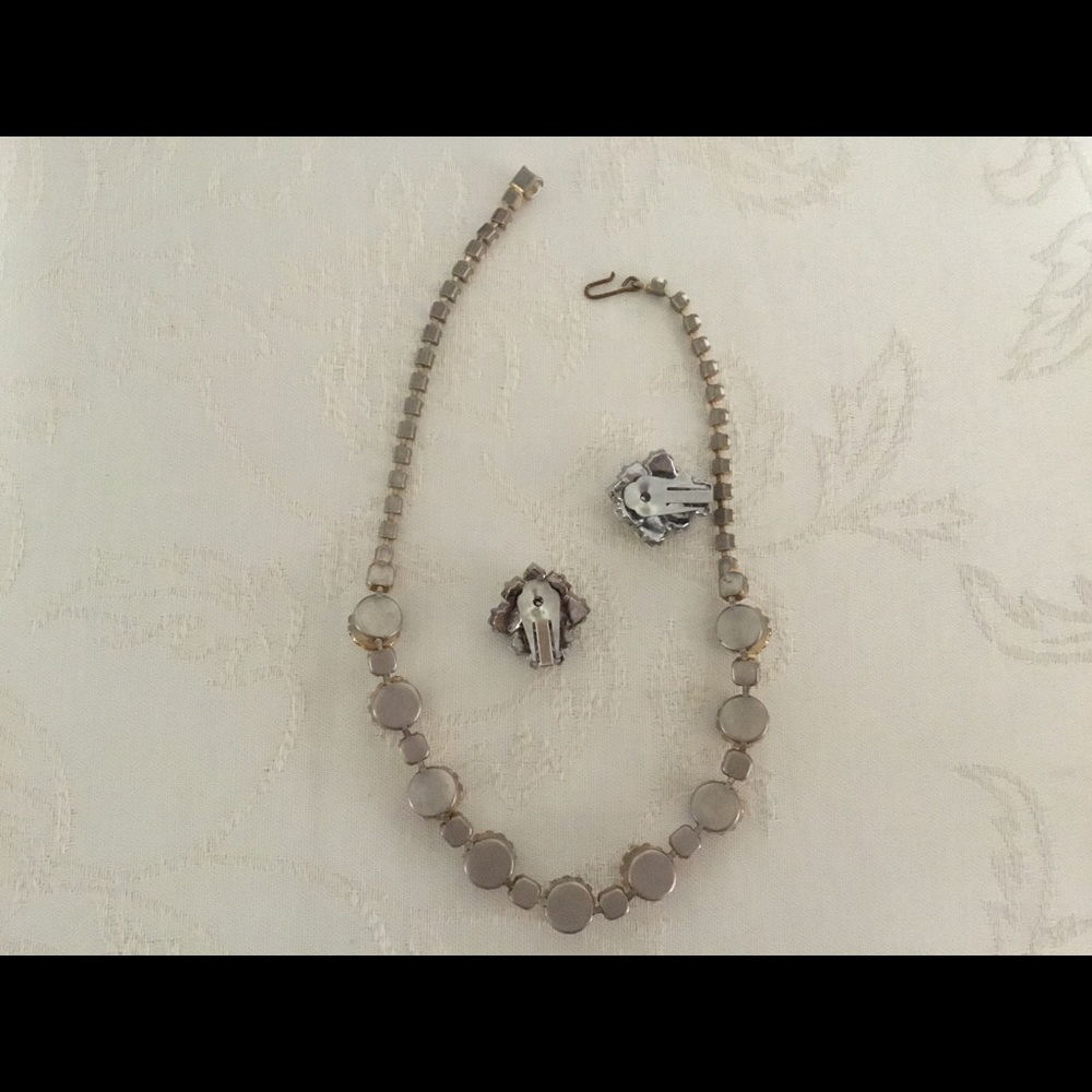 HP- VINTAGE White Glass & Borealis Rhinestone Set - Picture 5 of 6